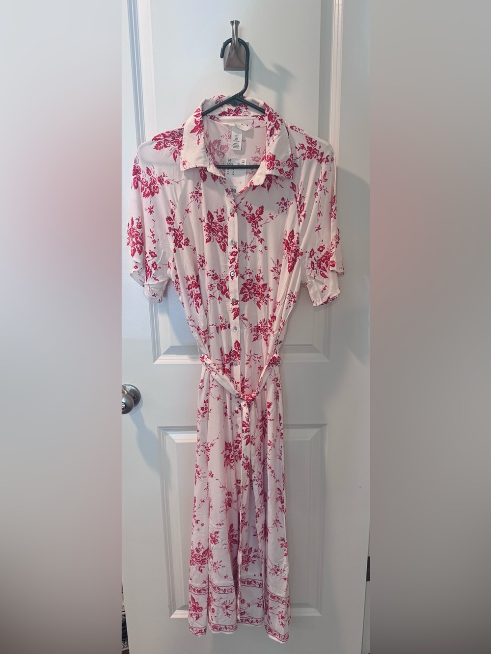 H&M Button-Front White and Red Floral Shirt Dress with Tie Waist